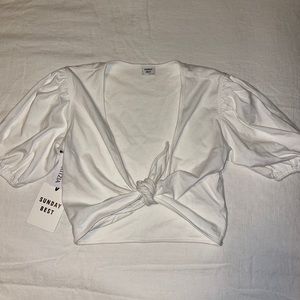 Aritzia Sunday Best crop. Style “Bambi”